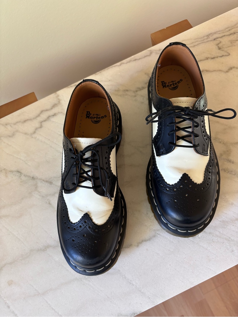 Dr. Martens 3989 Bex Smooth Leather Brogue Air Waves Oxfords EUC (Size 7)
